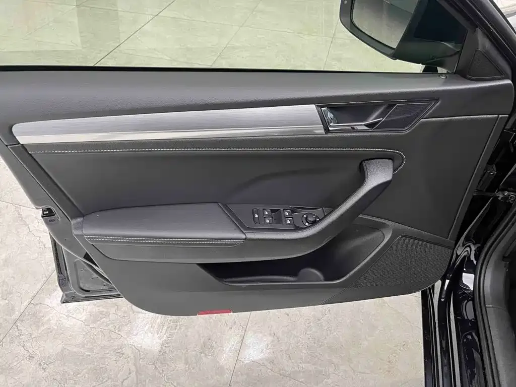 Skoda Superb — фото 6