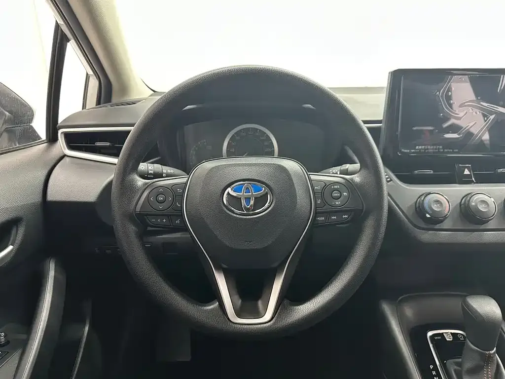 Toyota Corolla — фото 5