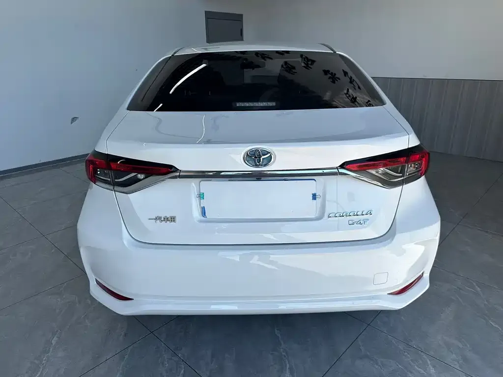 Toyota Corolla — фото 2