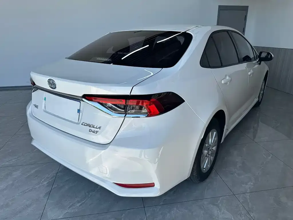 Toyota Corolla — фото 3