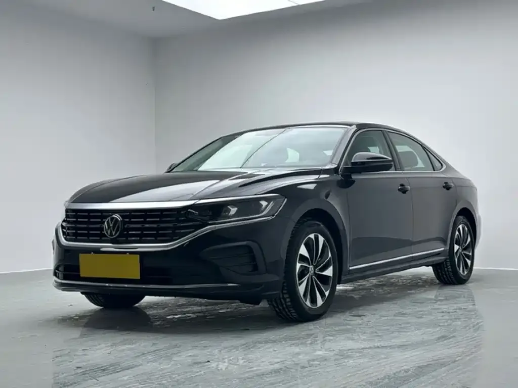 Volkswagen Passat — фото 1