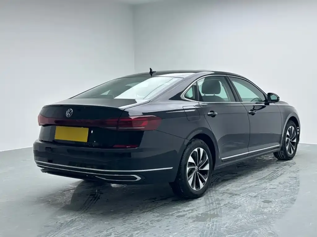 Volkswagen Passat — фото 5