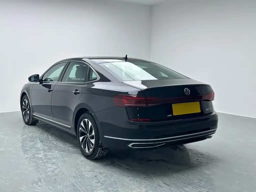 Volkswagen Passat — фото 6