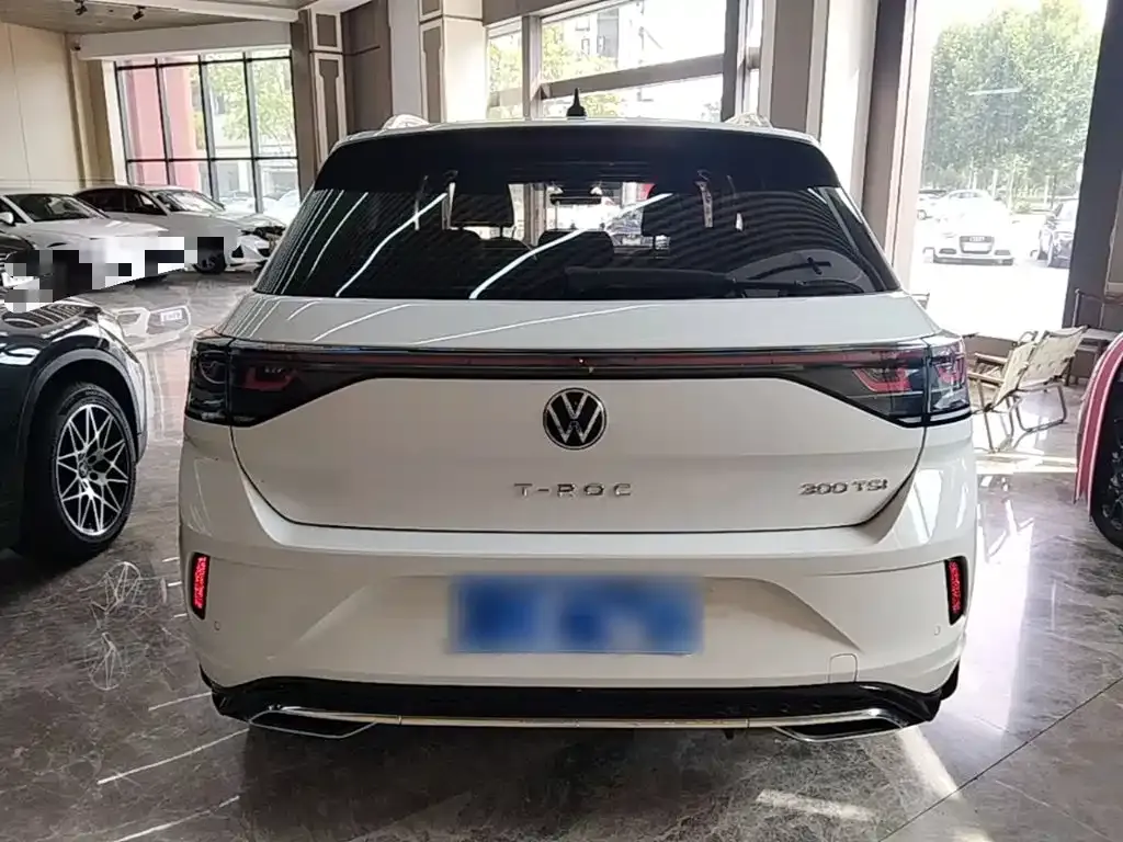 Volkswagen T-Roc — фото 10