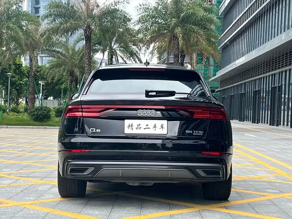 Audi Q8 — фото 5