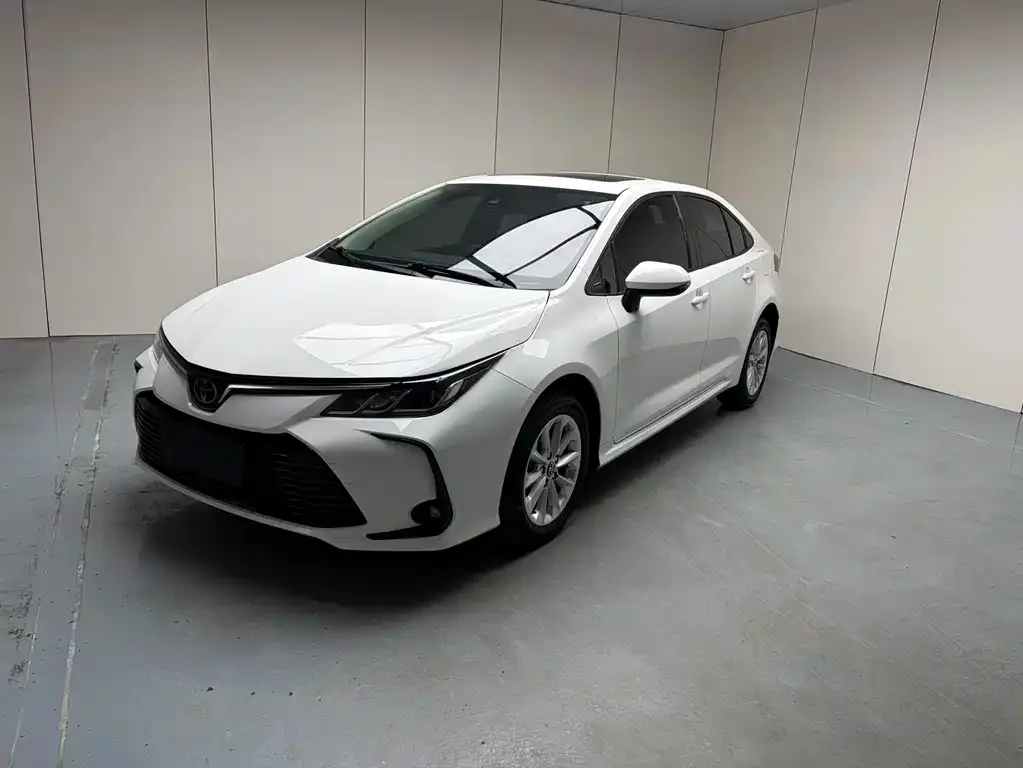 Toyota Corolla — фото 1