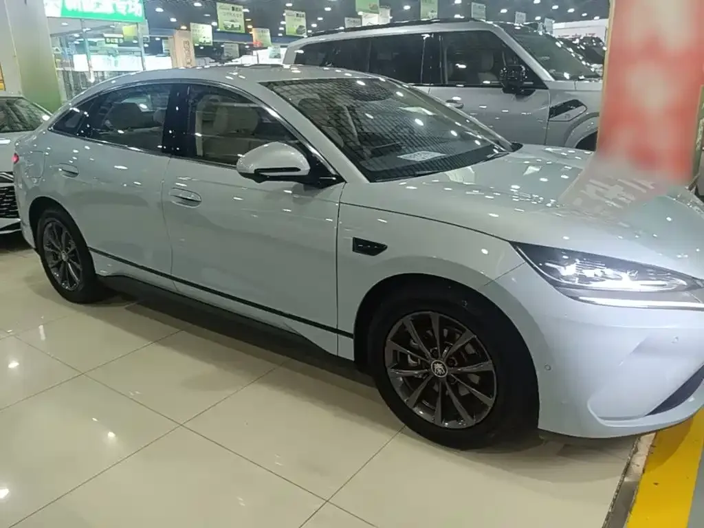 BYD Qin L — фото 8