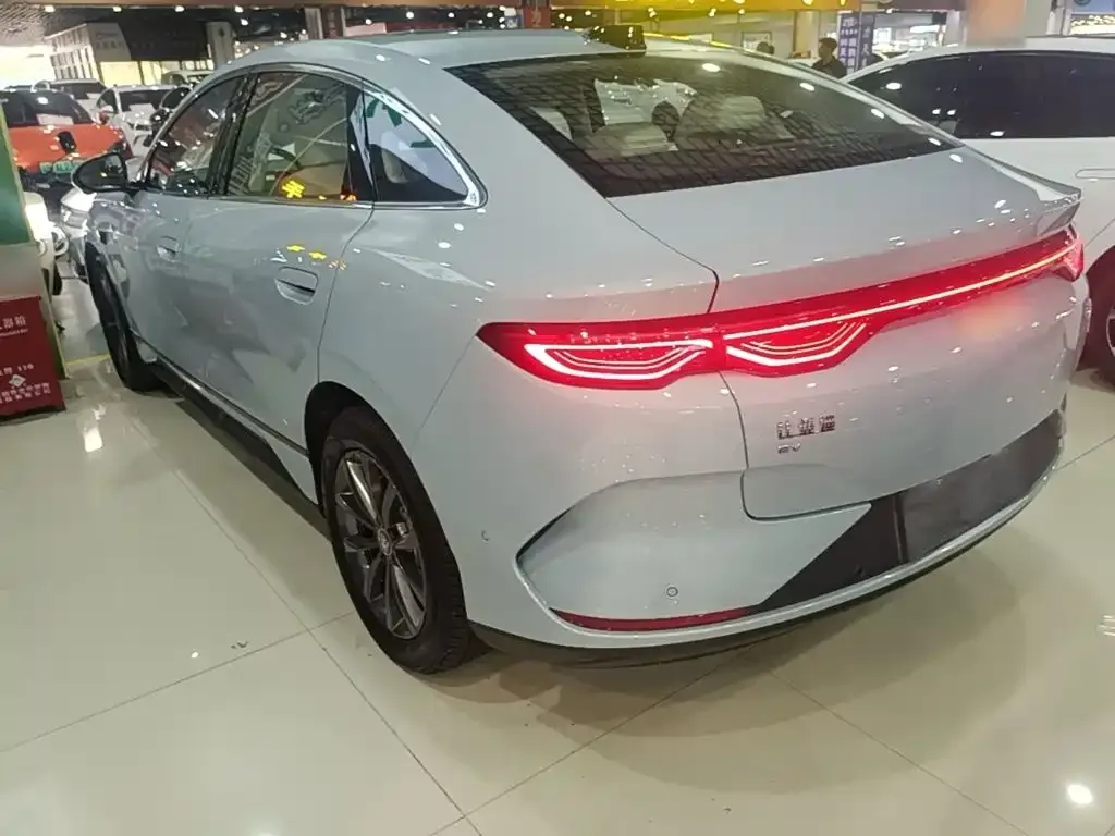 BYD Qin L — фото 10