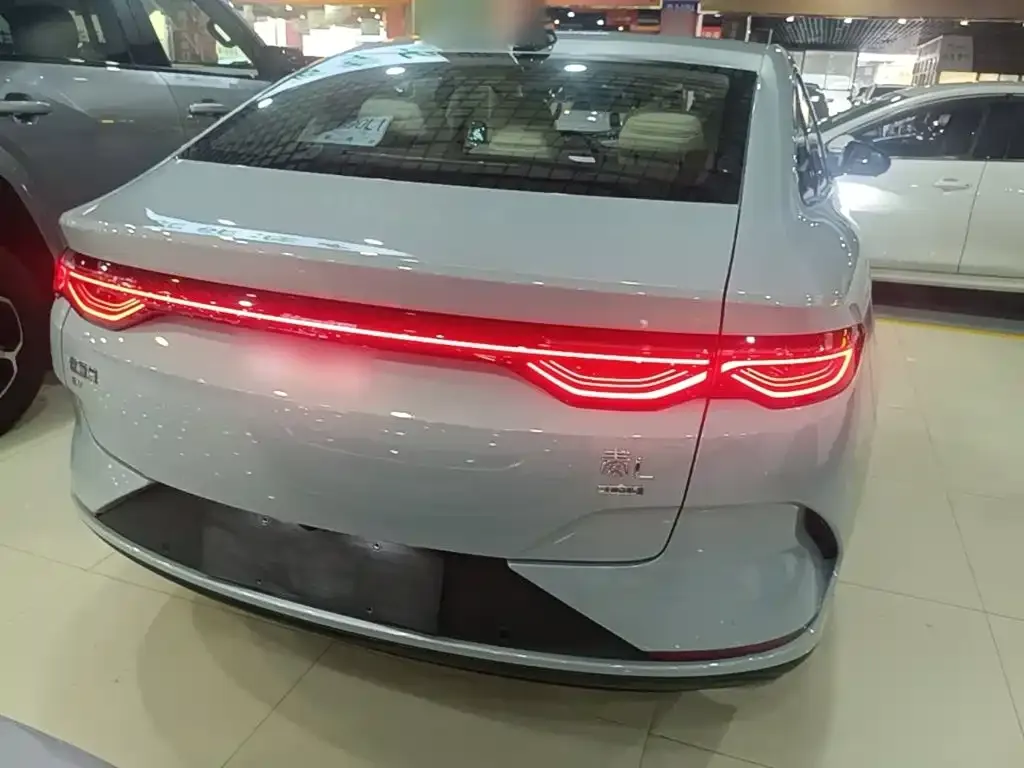 BYD Qin L — фото 2