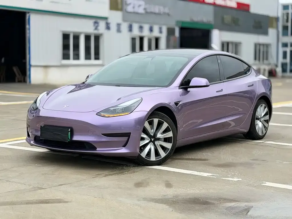 Tesla Model 3 — фото 1