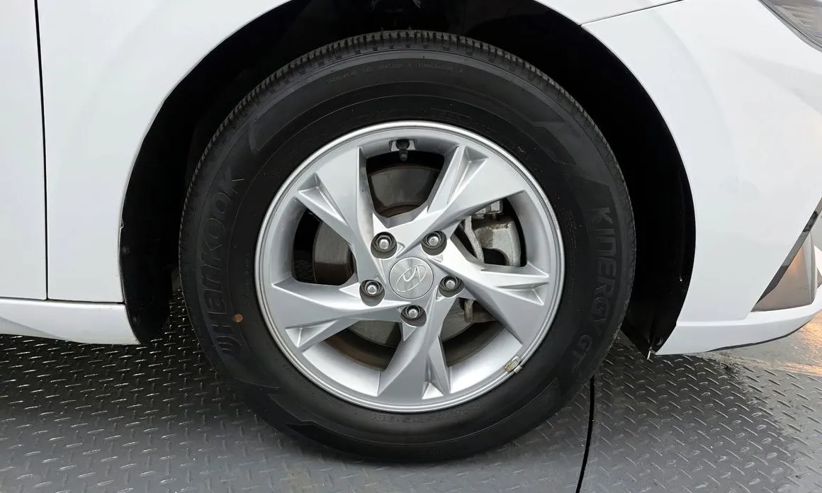 Hyundai AVANTE — фото 4