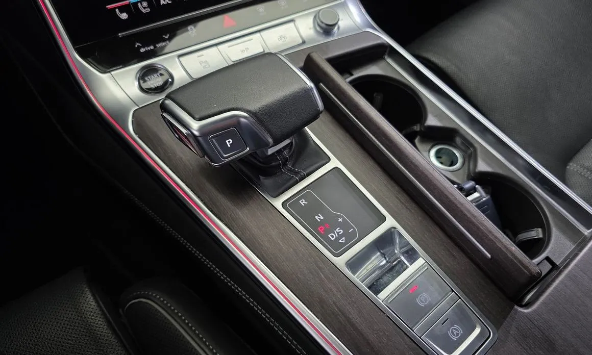 Audi A6 — фото 10