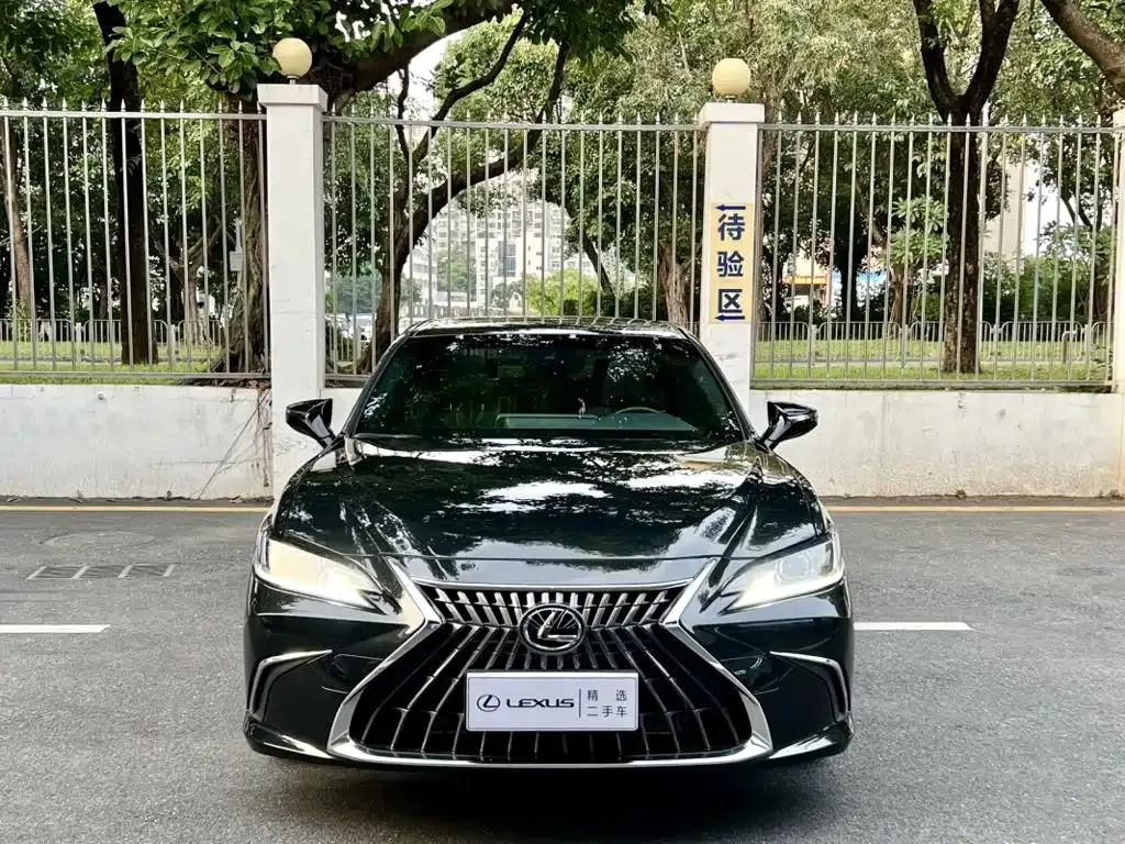 Lexus ES — фото 8