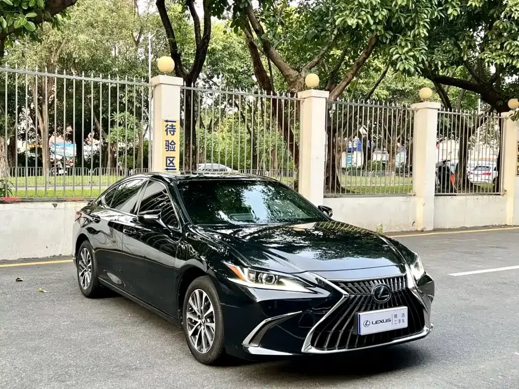 Lexus ES — фото 9
