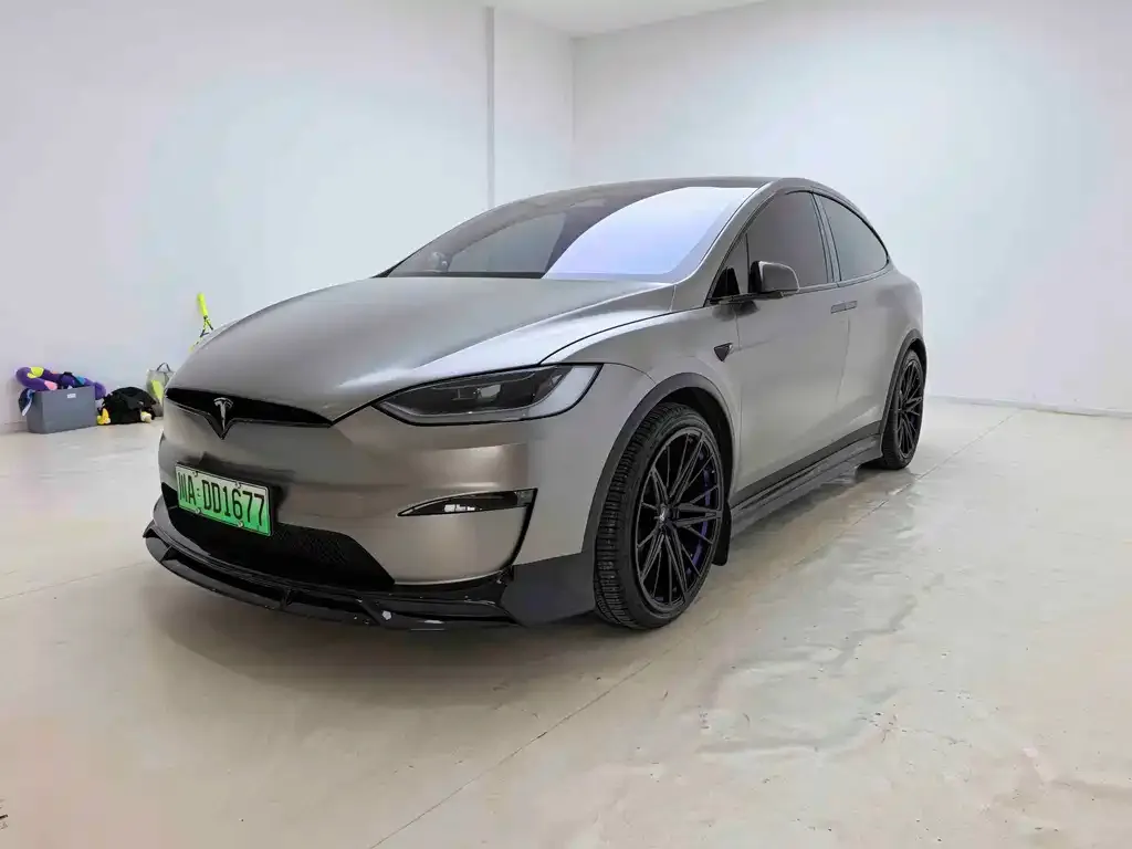 Tesla Model X — фото 1