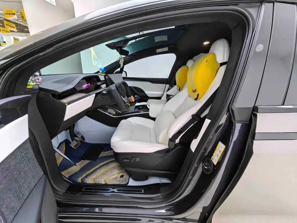 Tesla Model X — фото 10