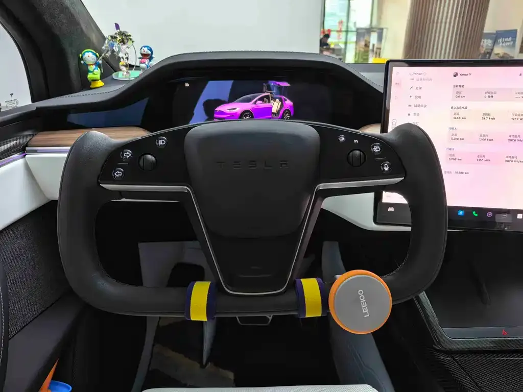 Tesla Model X — фото 4