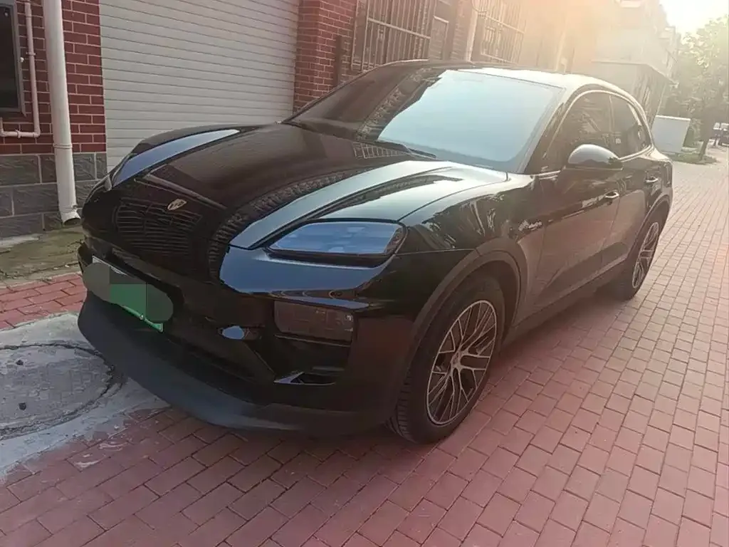 Porsche Macan EV — фото 1