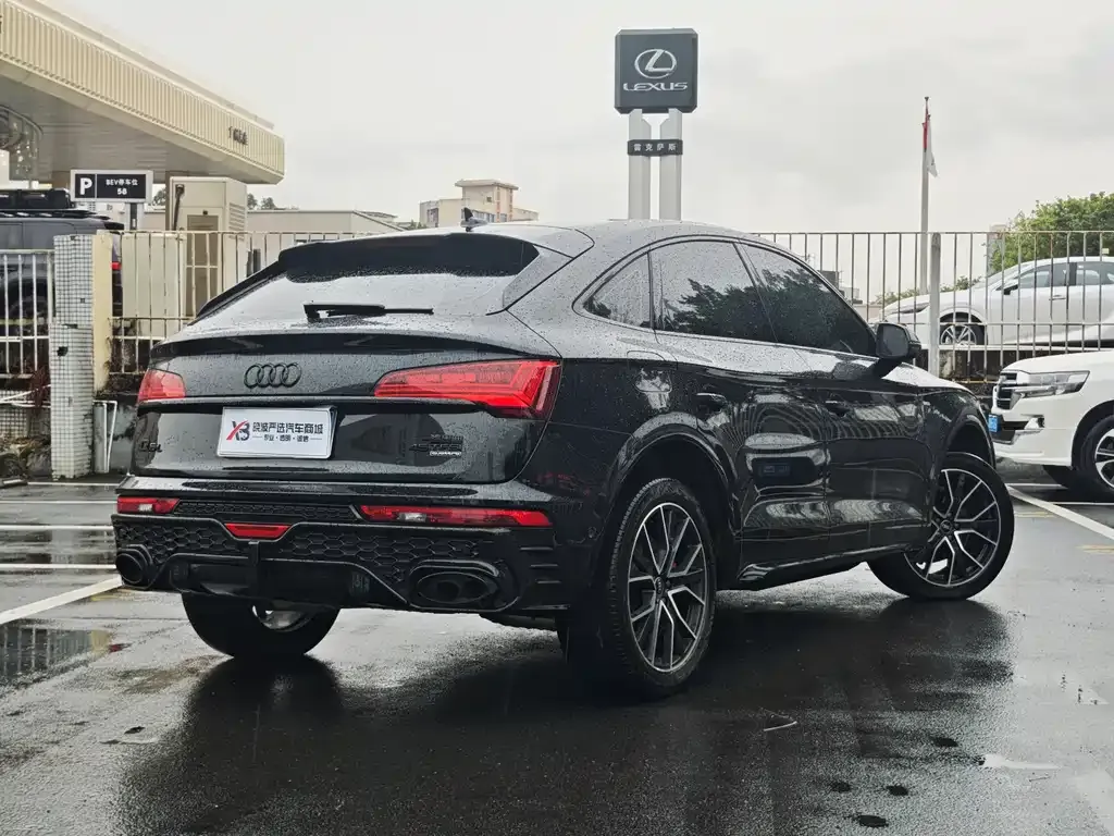 Audi Q5L Sportback — фото 3