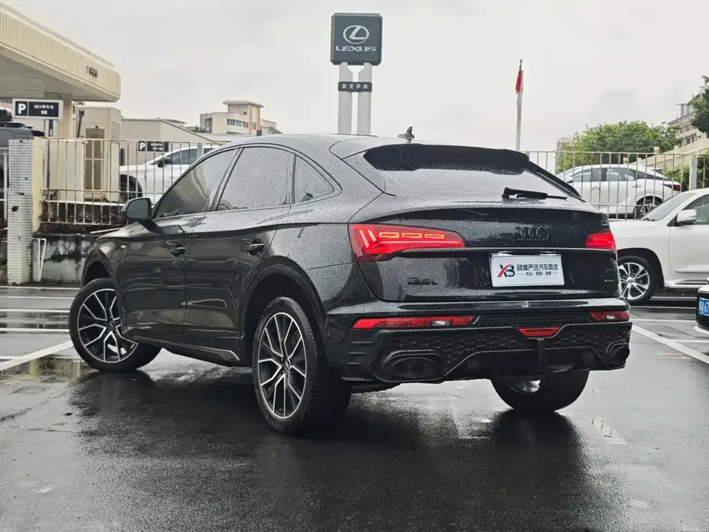 Audi Q5L Sportback — фото 4