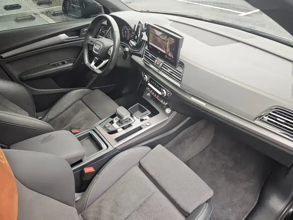 Audi Q5L Sportback — фото 2
