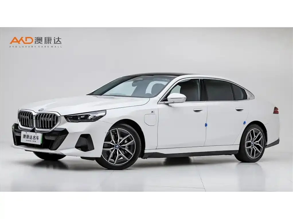 BMW i5 — фото 1