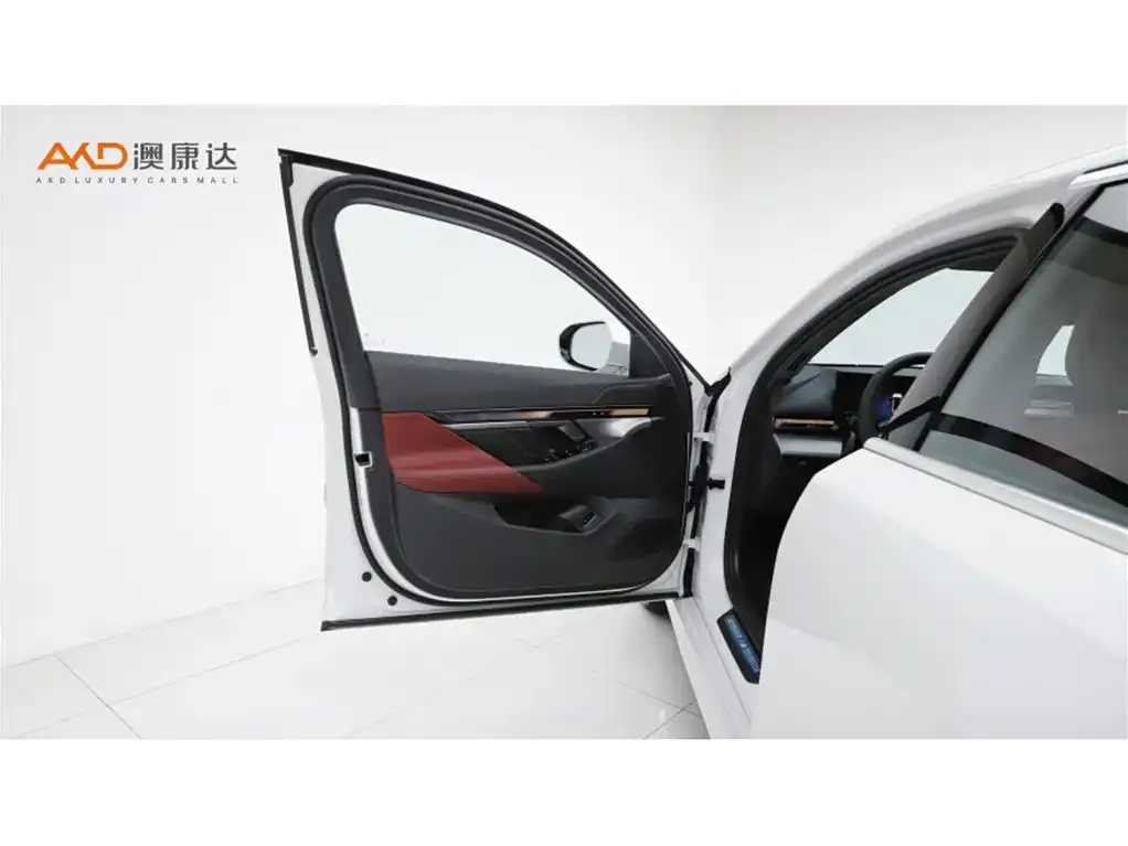 BMW i5 — фото 8