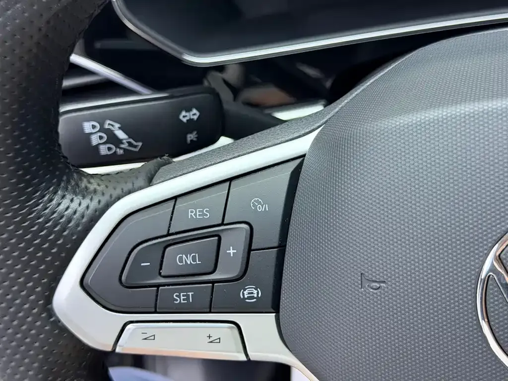 Volkswagen Passat — фото 10