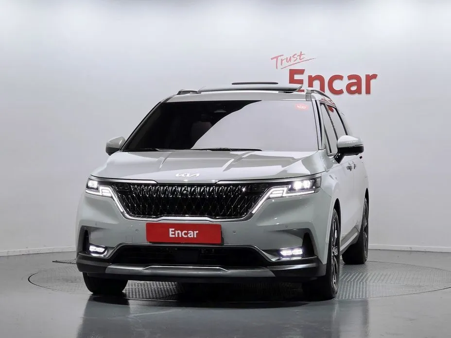 Kia Carnival — фото 1