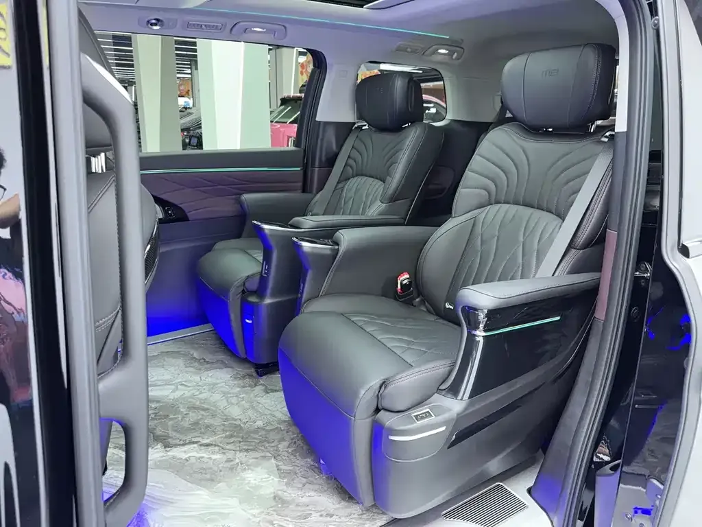 GAC Motor Trumpchi M8 — фото 9
