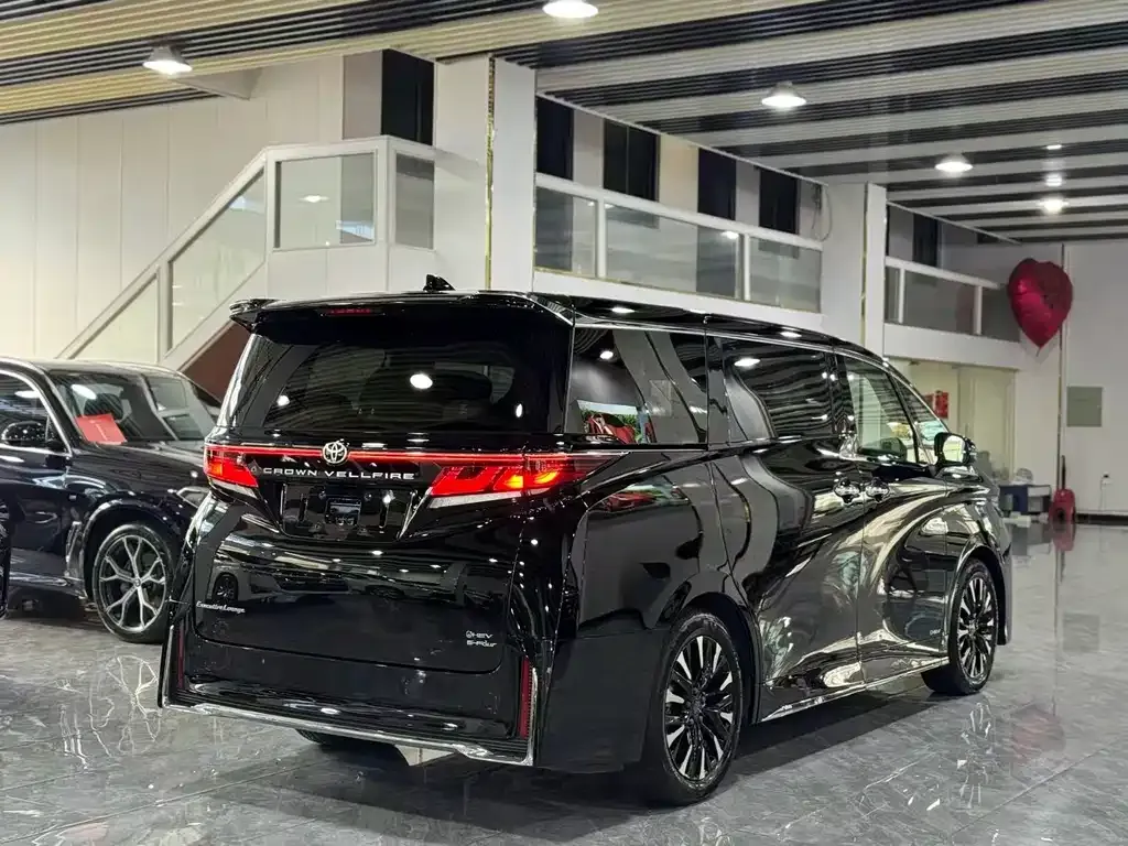 Toyota Vellfire — фото 3