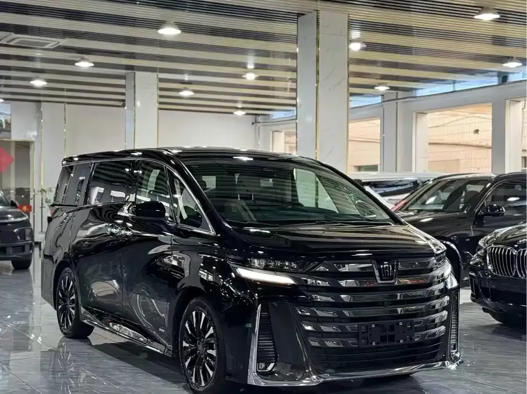 Toyota Vellfire — фото 2