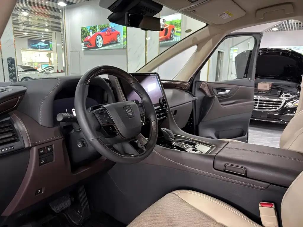 Toyota Vellfire — фото 10