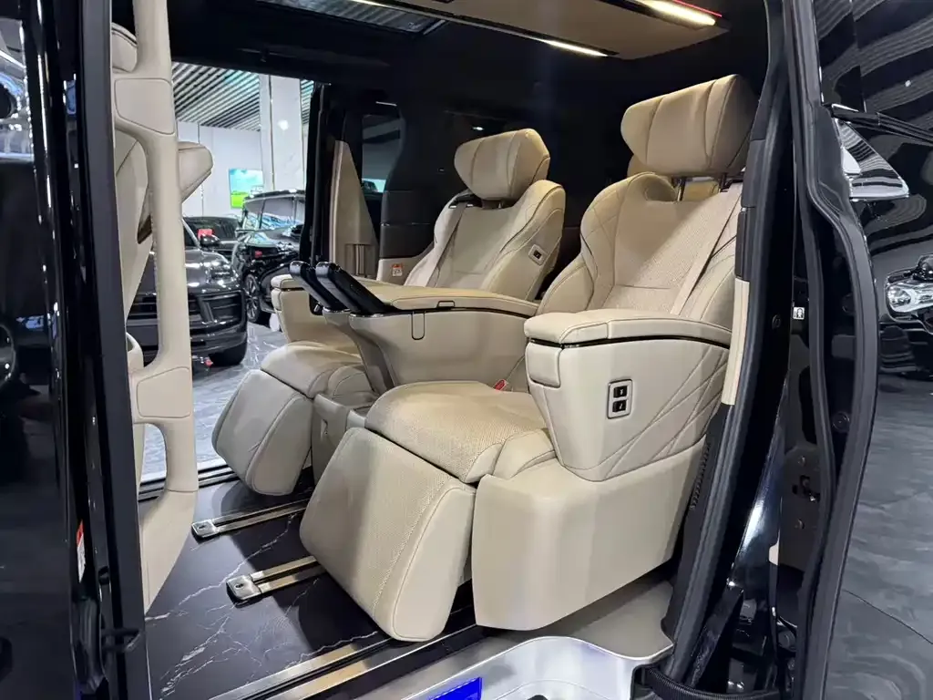 Toyota Vellfire — фото 6