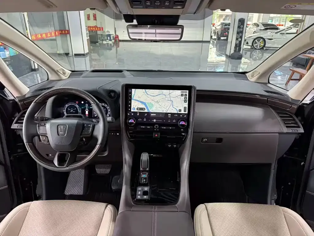 Toyota Vellfire — фото 4