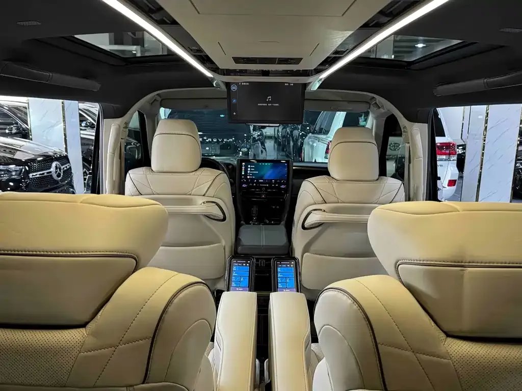 Toyota Vellfire — фото 7