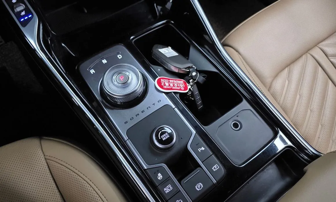 Kia Sorento — фото 8