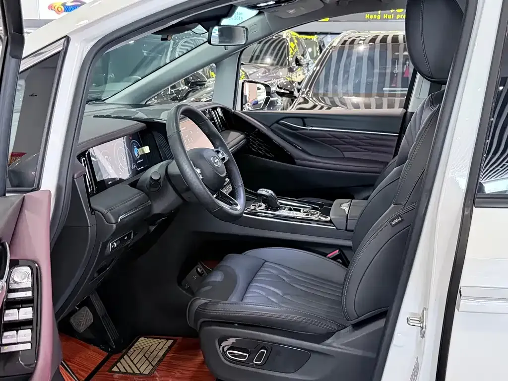 GAC Motor Trumpchi M8 — фото 10