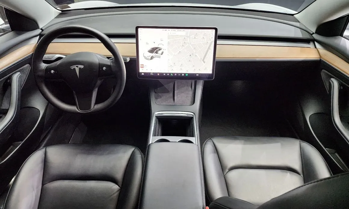 Tesla Model 3 — фото 8
