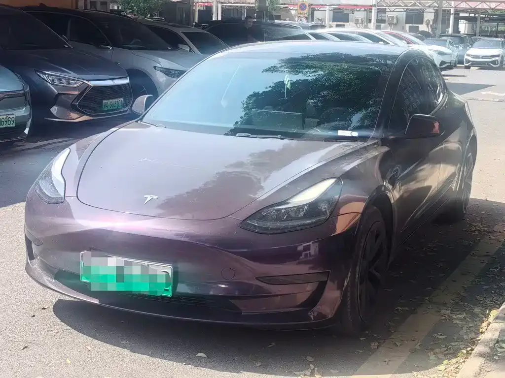 Tesla Model 3 — фото 1
