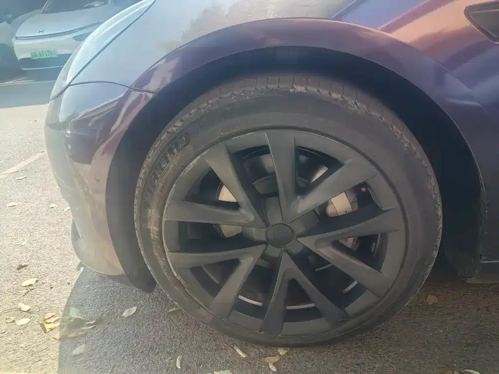 Tesla Model 3 — фото 10
