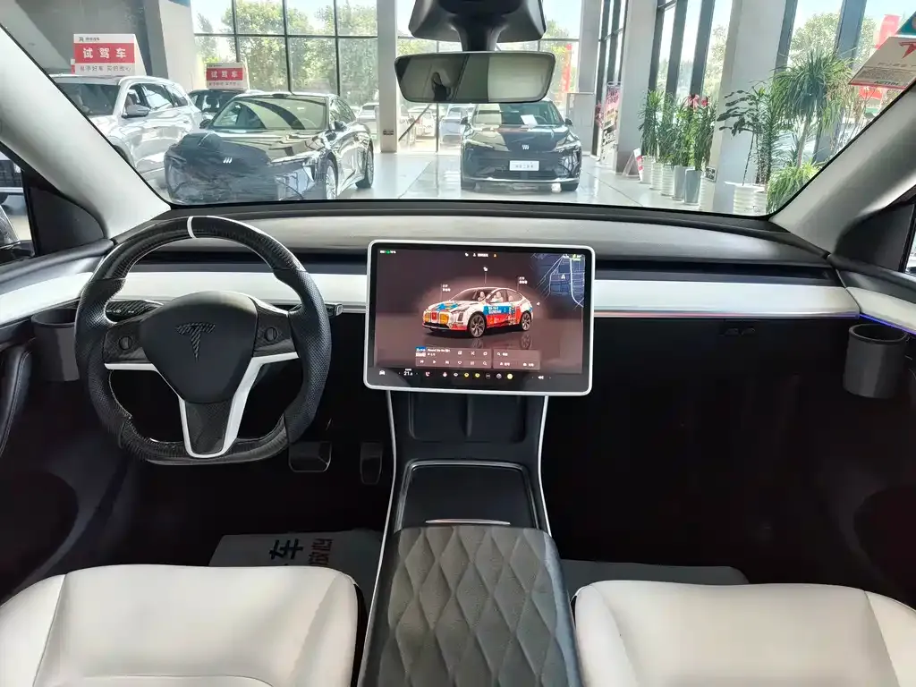 Tesla Model Y — фото 5