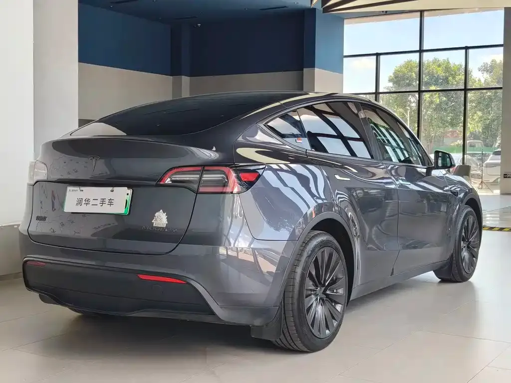 Tesla Model Y — фото 3