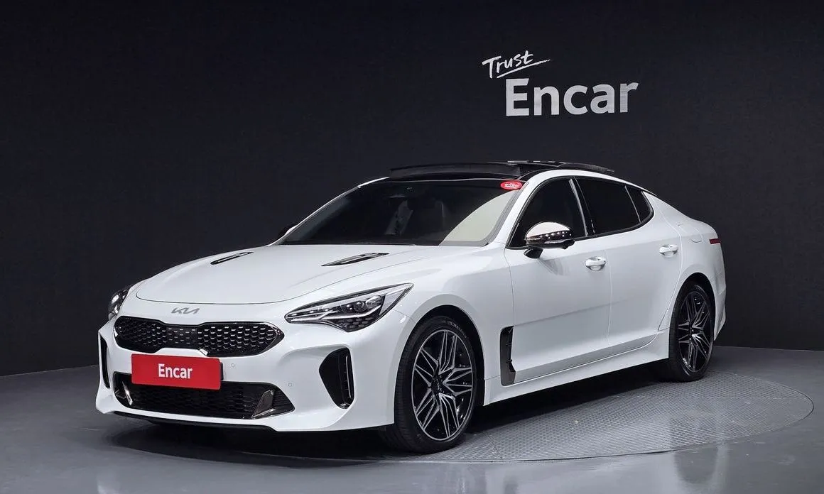 Kia Stinger — фото 1