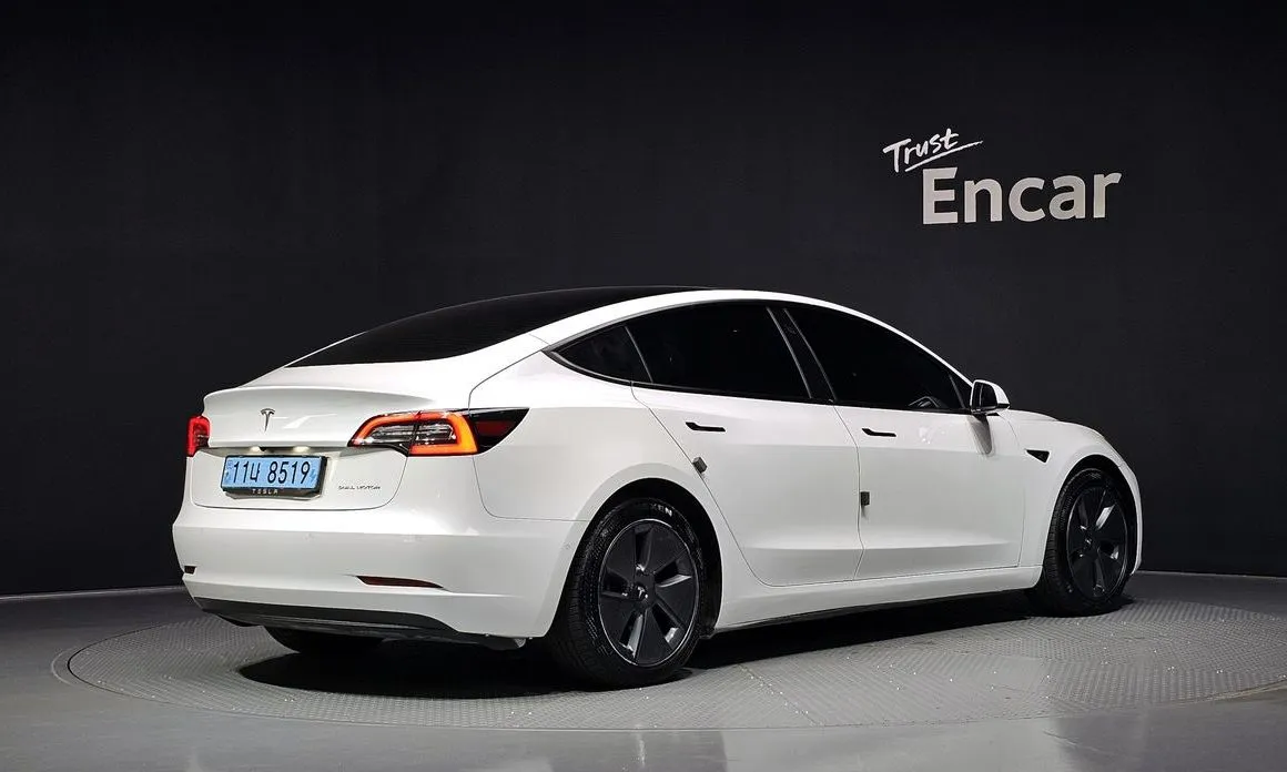 Tesla Model 3 — фото 5