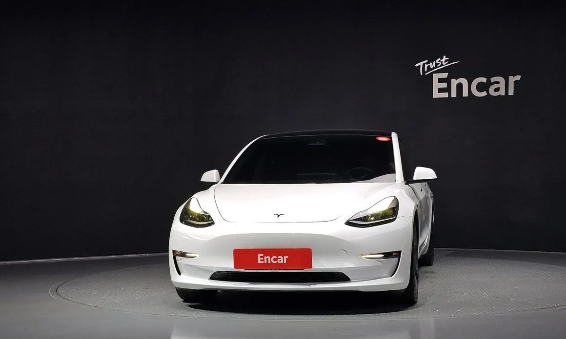 Tesla Model 3 — фото 3