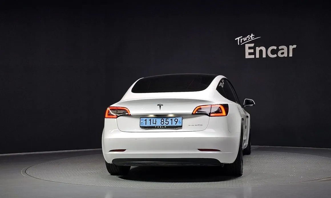 Tesla Model 3 — фото 6