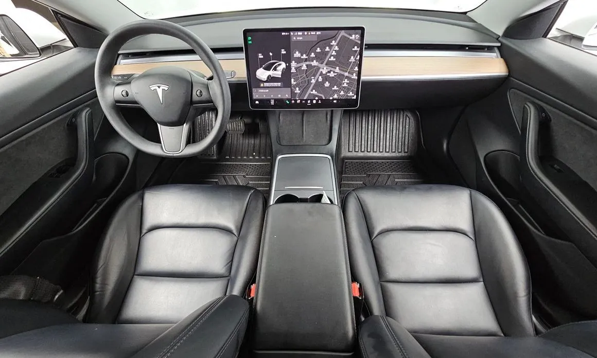 Tesla Model 3 — фото 8