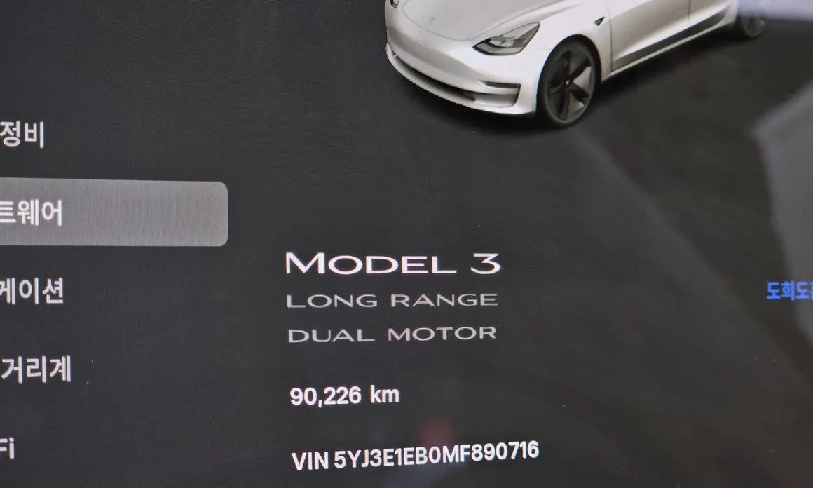 Tesla Model 3 — фото 4