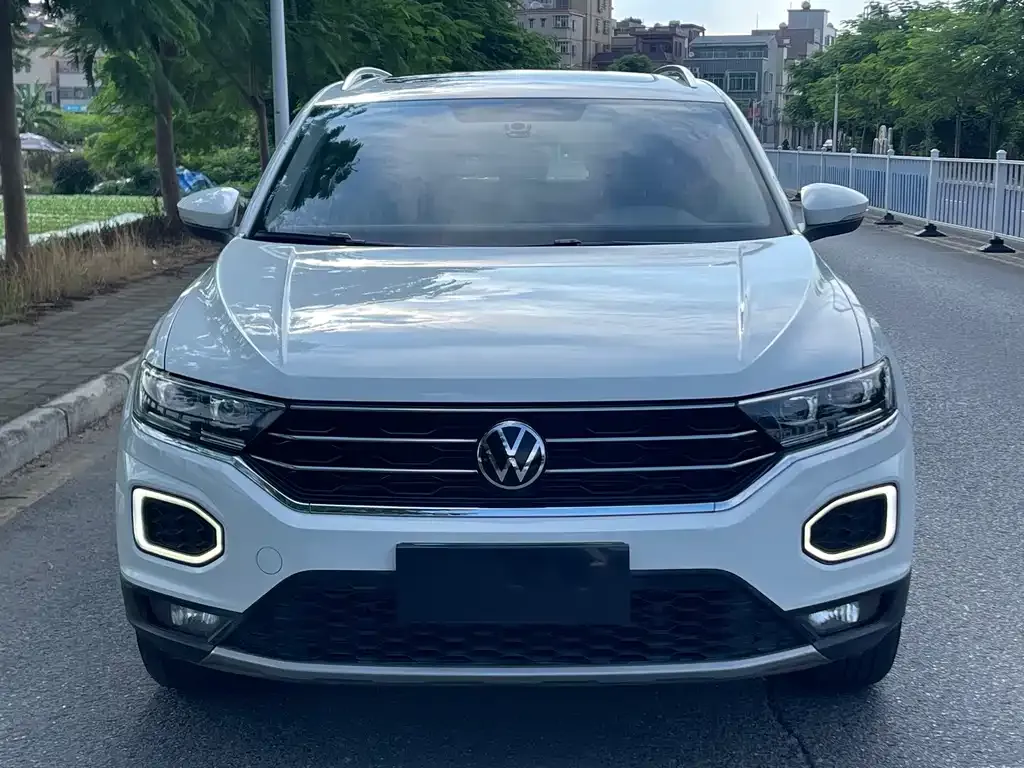 Volkswagen T-Roc — фото 6